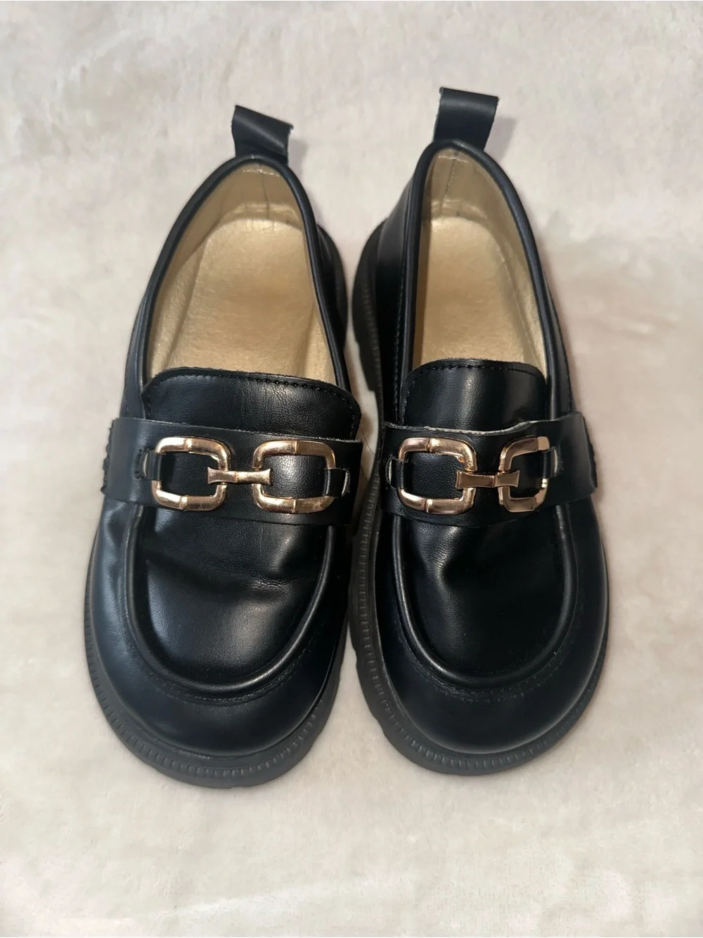 SHEIN Black Kids Loafers with Gold Chain Accent